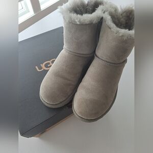UGG Women's Classic Short Boots - Gray